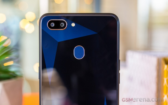 4 Hal Ini Jadi Alasan Ane Buat Ganti ke Smartphone Realme 2