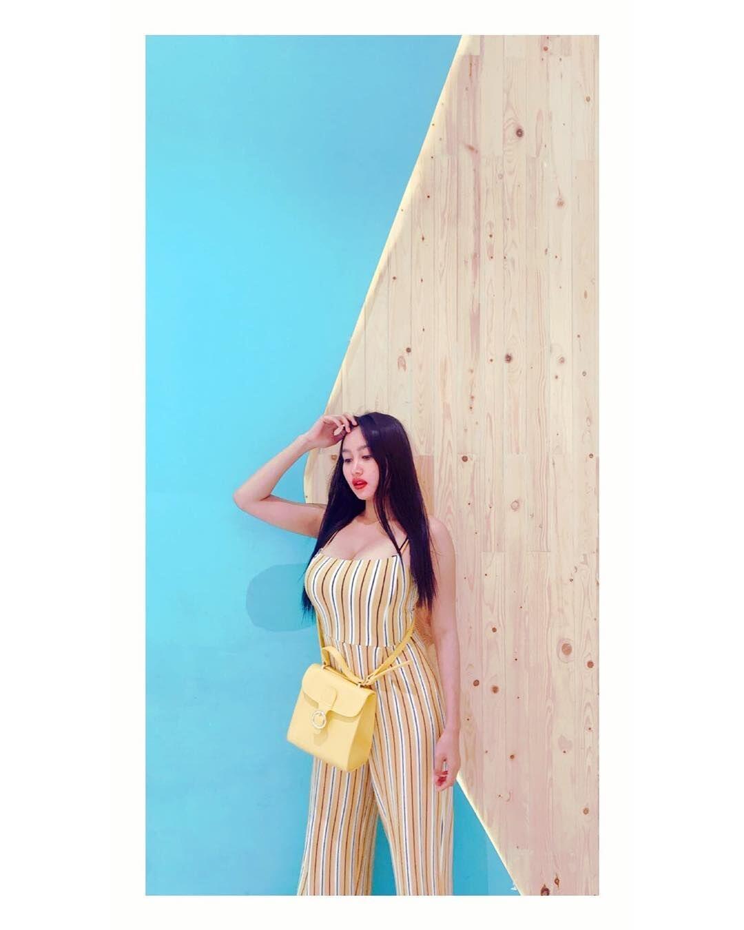10 Foto Terbaru Pamela Safitri Duo Serigala, Bikin Susah Fokus