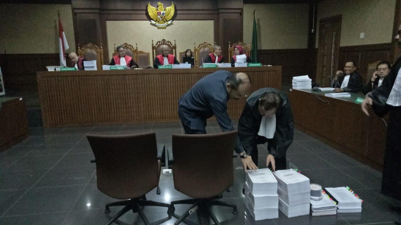 Ajukan Banding, Hakim Tetap Hukum Fredrich Yunadi Tujuh Tahun Penjara