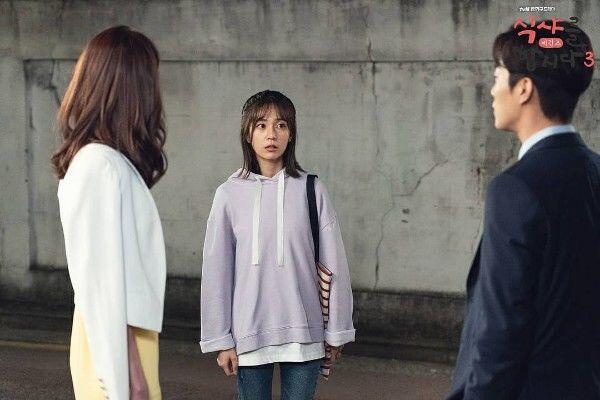 5 Tanda Kamu Terlalu Mudah 'GR' sama Teman Priamu