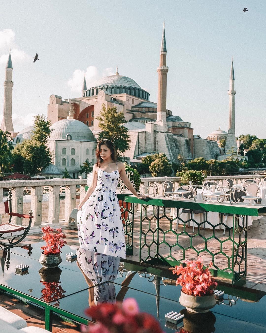 8 Inspirasi Gaya Traveling Nikita Willy, Stylish untuk OOTD Liburan!