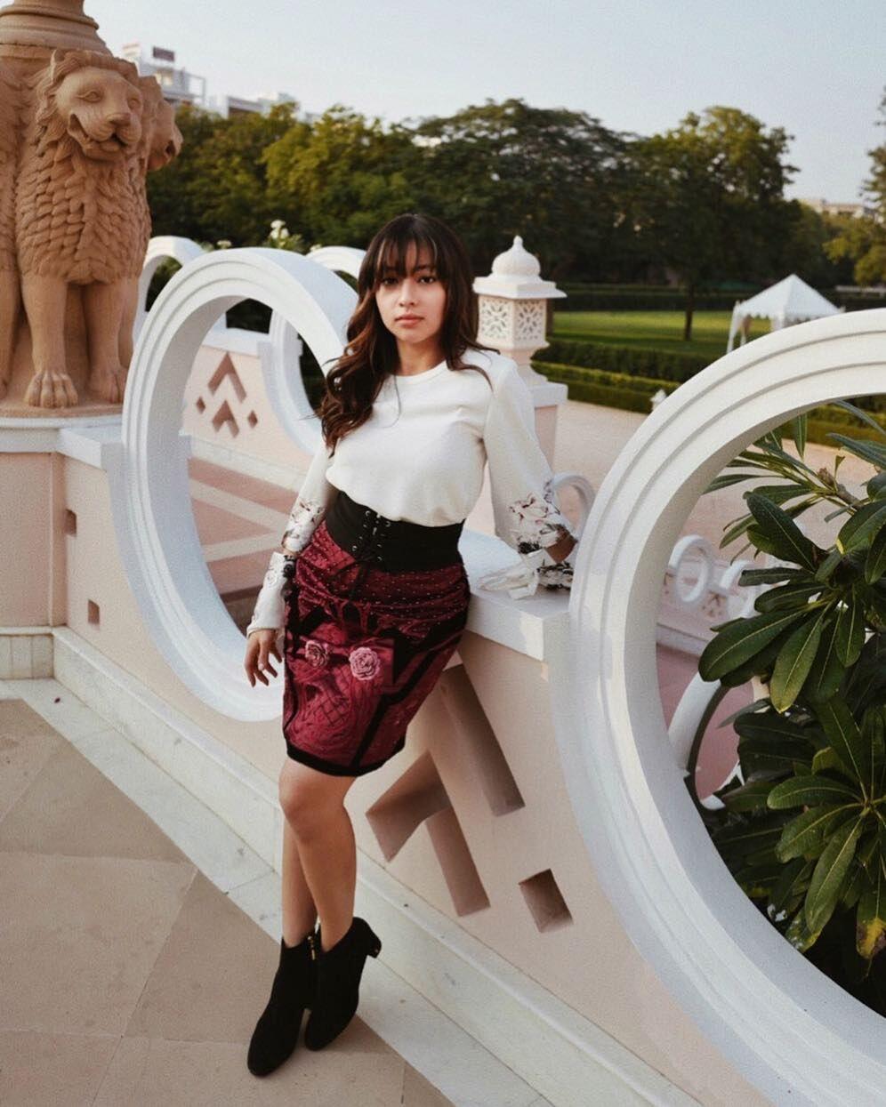8 Inspirasi Gaya Traveling Nikita Willy, Stylish untuk OOTD Liburan!