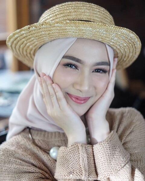 Melody eks JKT48 Mau Nikah dan Kini Berhijab, Calon Suami Masih Misterius