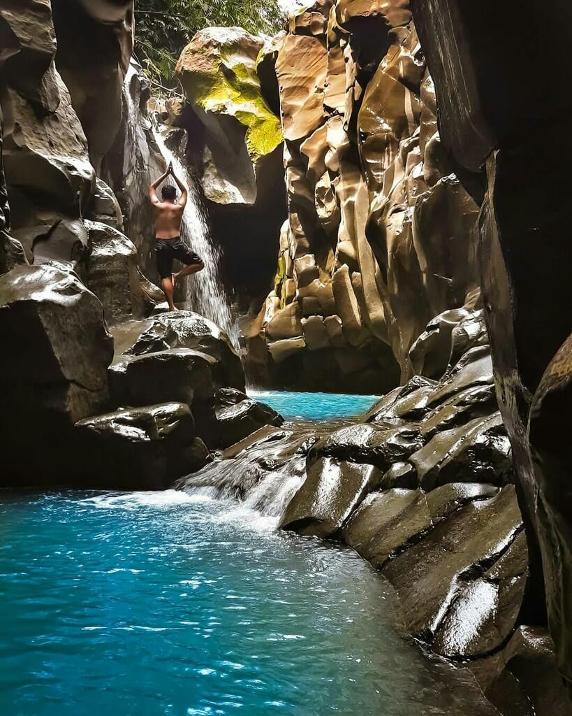 Masih di Bogor, Pesona Curug Cikuluwung yang Cantik Alami