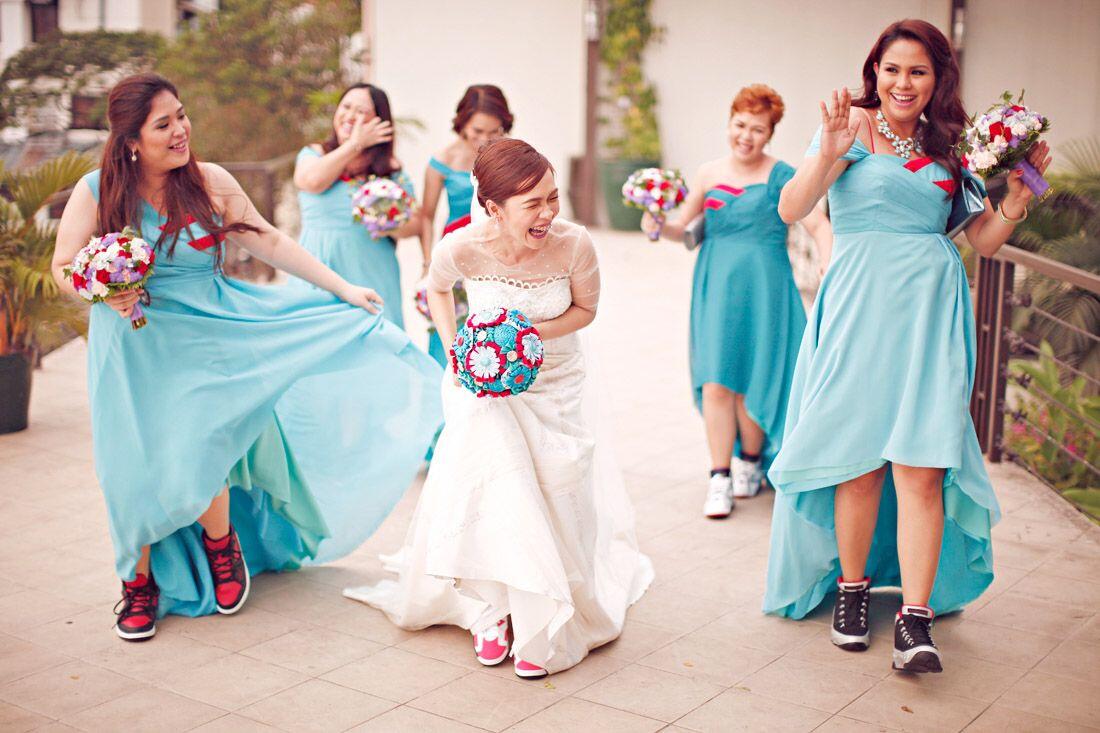Ingin Tampil Beda di Hari Pernikahan? Ini 10 Gaya Brides dengan Sneakers