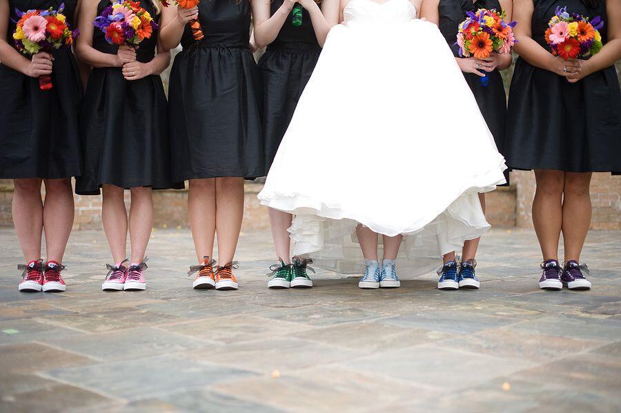 Ingin Tampil Beda di Hari Pernikahan? Ini 10 Gaya Brides dengan Sneakers