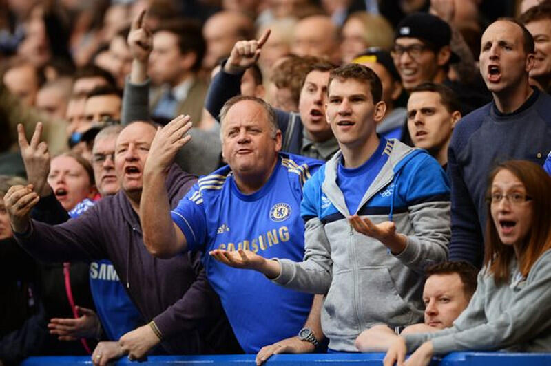 Dikirim ke Kamp Nazi Jadi Hukuman untuk Fans Chelsea yang Rasis!