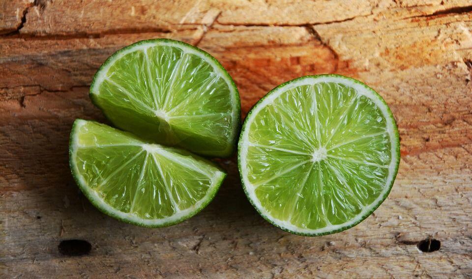 Ini 12 Cara Alami dan Mudah Memutihkan Gigi, Tanpa Perlu Bleaching!