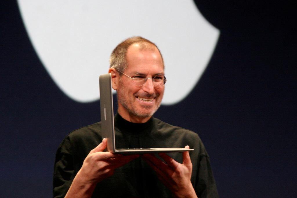 Pernah Dikudeta, Ini Jatuh Bangun Kehidupan Steve Jobs yang Inspiratif
