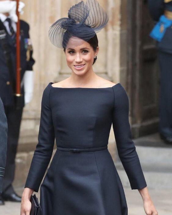 Biar Kamu Tahu, Ini Rupa-Rupa Neckline pada Pakaian