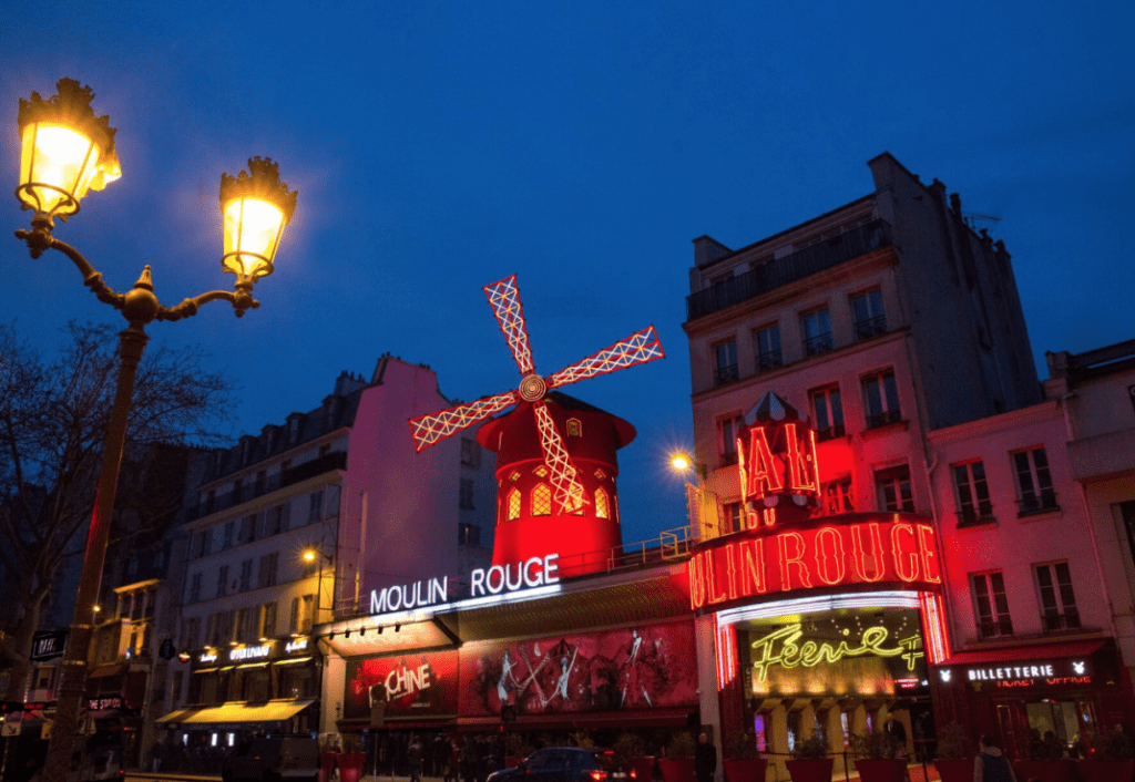 Cabaret Show di Moulin Rouge, Paris
