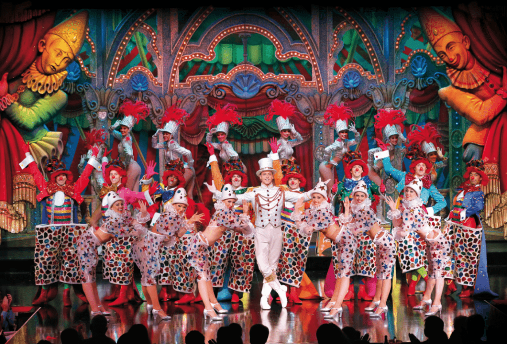 Cabaret Show di Moulin Rouge, Paris