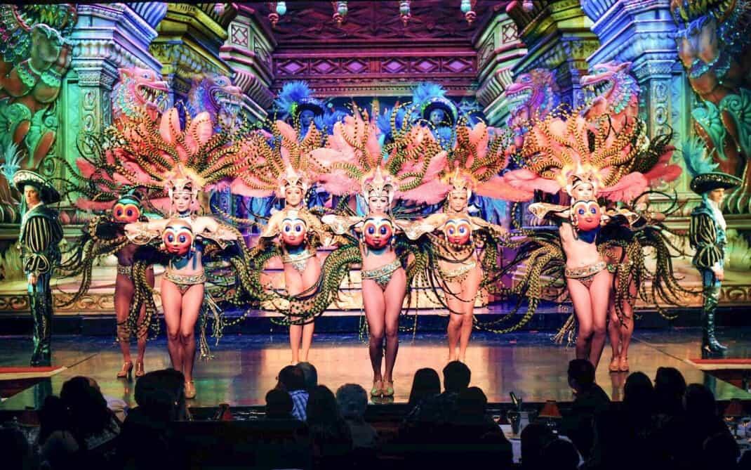 Cabaret Show di Moulin Rouge, Paris