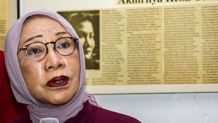 BBM Premium Batal Naik Malah Dikritik, Mau mengalihkan Hoax Ratna?