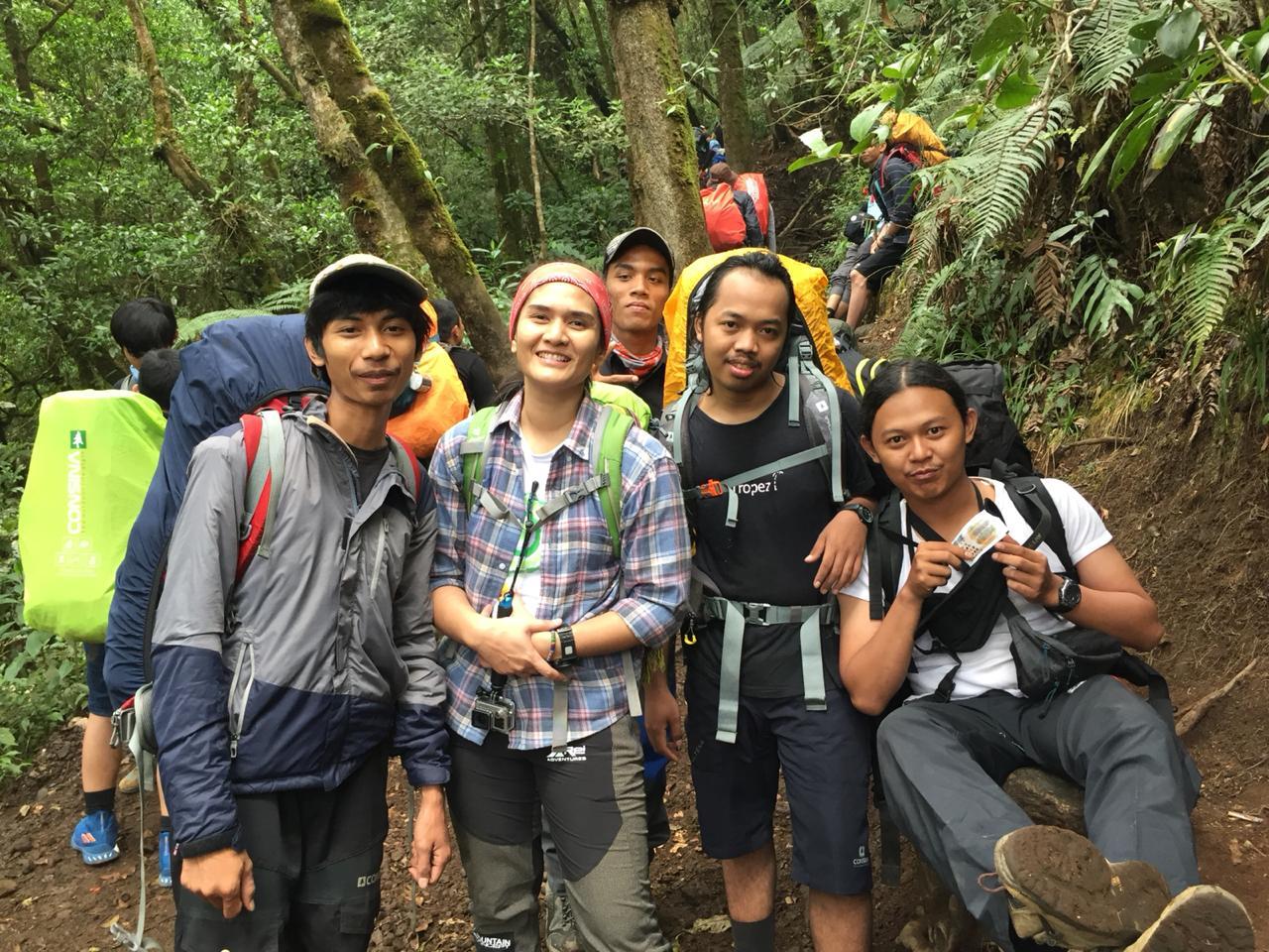 &#91;COC Travellers&#93; Tips &amp; Cerita Pendakian Menghapus Luka di Gunung Gede #AslinyaLo