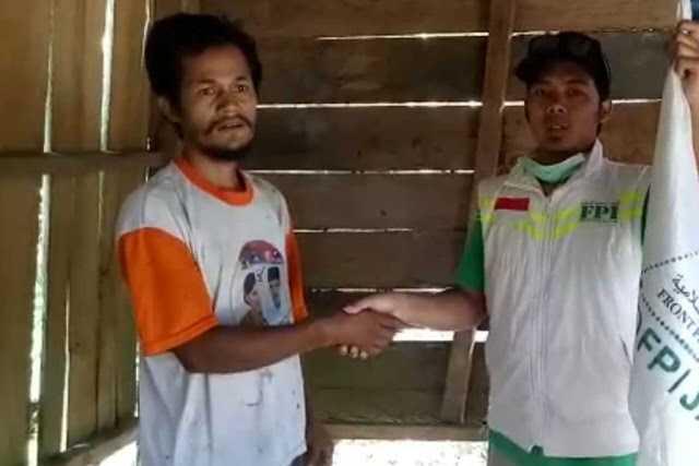 Diberi Sembako, Pendeta Korosani Gereja Betlehem: Terima Kasih FPI!