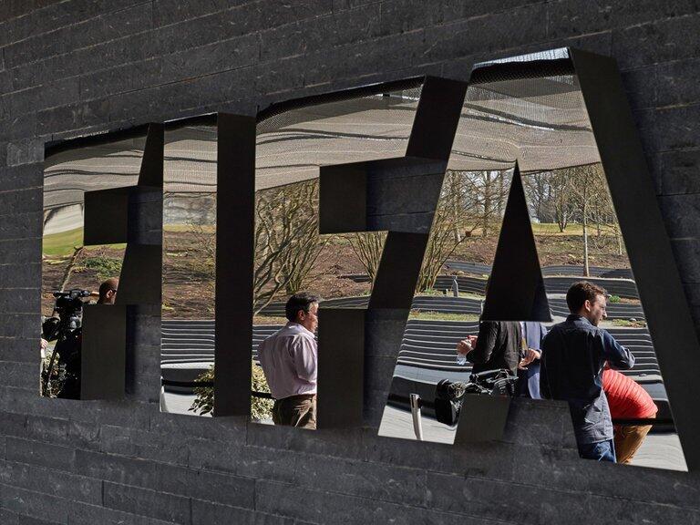  Van Basten, Sosok Penggagas VAR itu Pamit dari FIFA