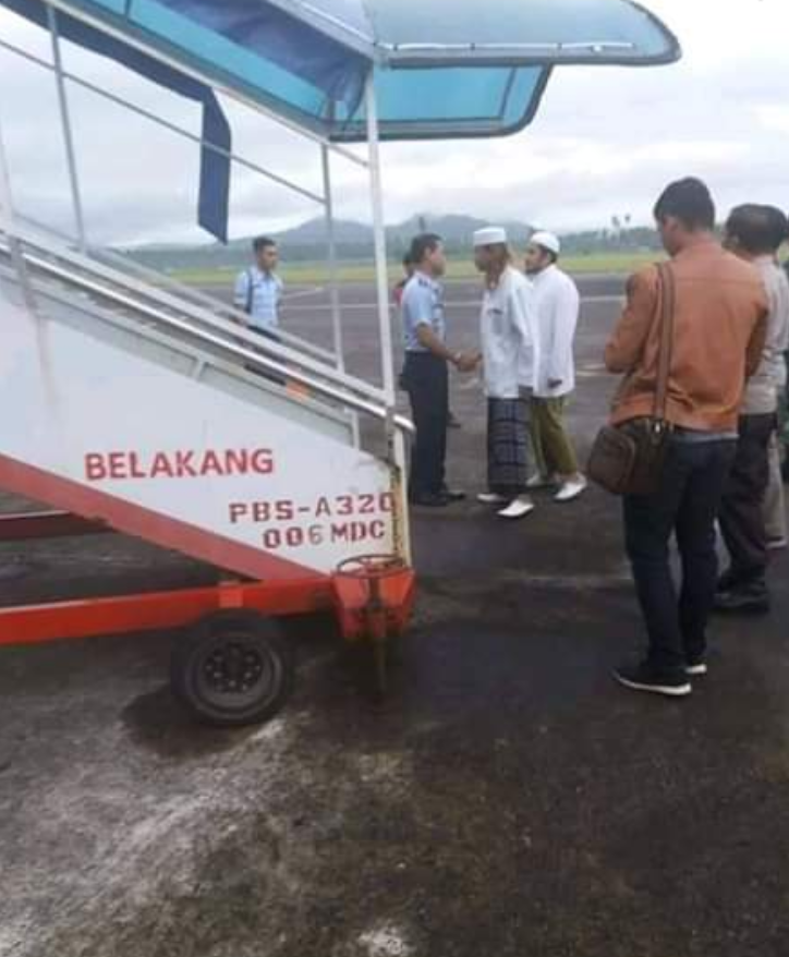 Akhirnya, Dari Manado, Orang Ini Dipulangkan Karena Menebar Kebencian.