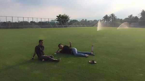 Kades di Indonesia ini Bangun Lapangan Sepakbola Desa yang Berstandar Internasional