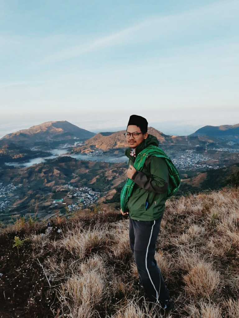 Keindahan Gunung Prau Dan Drama Perjalanan Menuju Kesana