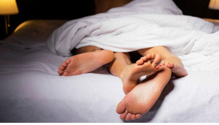 Suami ke Kebun, Anak Sekolah, Istri Pak Kades Selingkuh & Bobok Bareng Oknum Polisi