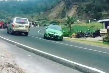 Nekat Lakukan Aksi Ngedrift di Jalan Wisata Tawangmangu, Polisi Ciduk Mobil+Pengemudi