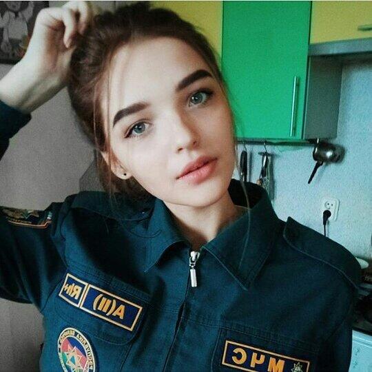 Diduga Langgar 3 UU Sekaligus, Bupati Cantik & Seksi Ini Terancam Dilengserkan