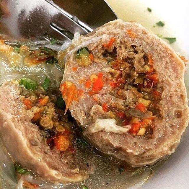 Pedas Nendang! 5 Tempat Ini Punya Bakso Mercon Isi Rawit