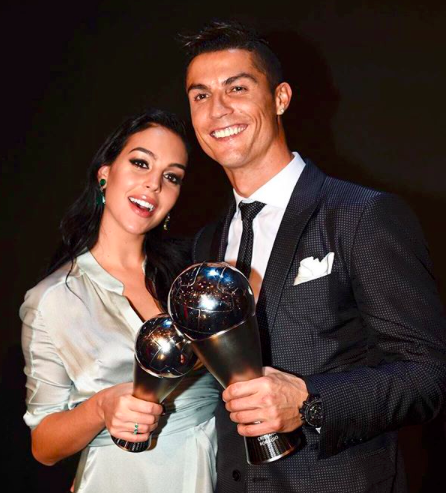 5 WAGS Cantik dan Seksi di Balik Pemain Sepakbola Terkenal