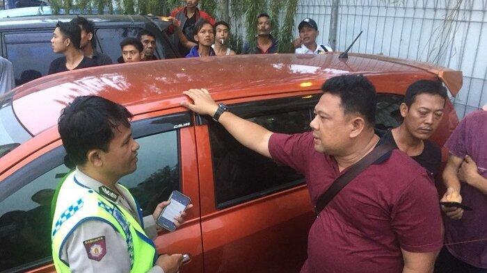 BOCAH TEWAS TERKUNCI DI DALAM MOBIL, SALAH SIAPA?