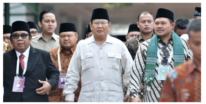 Orang bosan lihat Prabowo selalu pakai baju safari krem dan putih