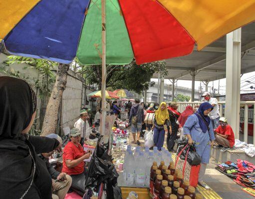 Penempatan di Skybridge tidak Adil, PKL Siap Melawan