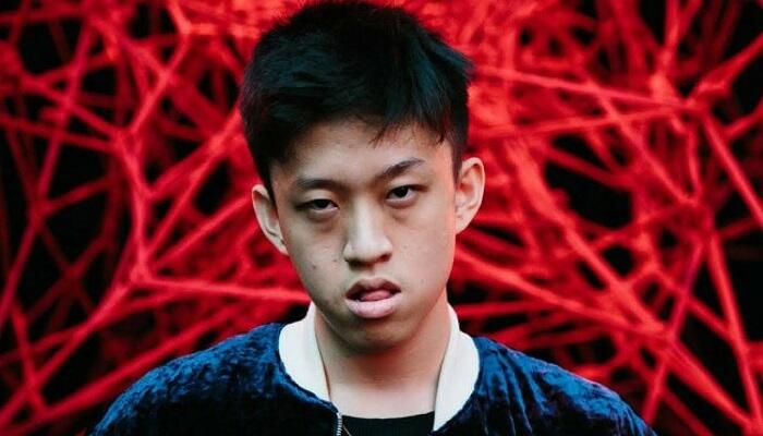 RICH BRIAN: Fakta Unik Dari Ganti Nama Panggung Sampai Pemuncak ITunes Chart!