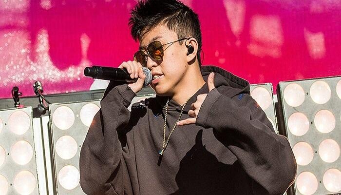 RICH BRIAN: Fakta Unik Dari Ganti Nama Panggung Sampai Pemuncak ITunes Chart!