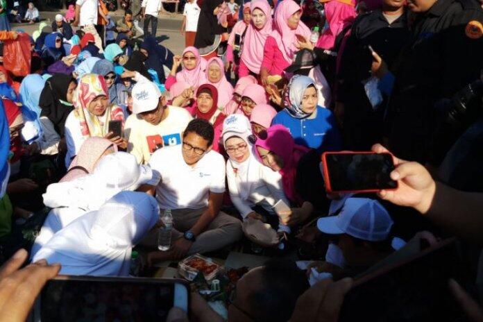 Keluh Warga ke Sandiaga: Anak Saya Sampai Keleleran Cari kerja