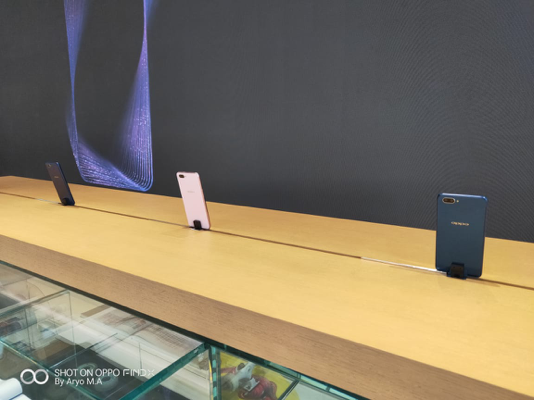 WOW! Ini Dia Store Smartphone Masa Depan!