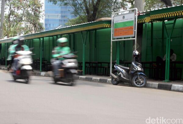 Melihat Trotoar Khusus PKL di Kuningan Jakarta