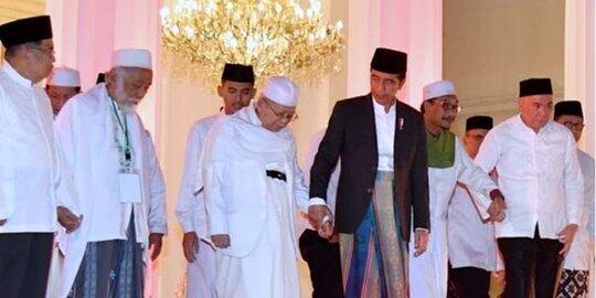 Survei-survei ini mencatat tren Jokowi turun, apa penyebabnya?