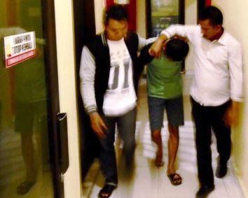 Buang Kotak Rokok Berisi Sabu, Oknum PNS Karimun Diciduk Polisi