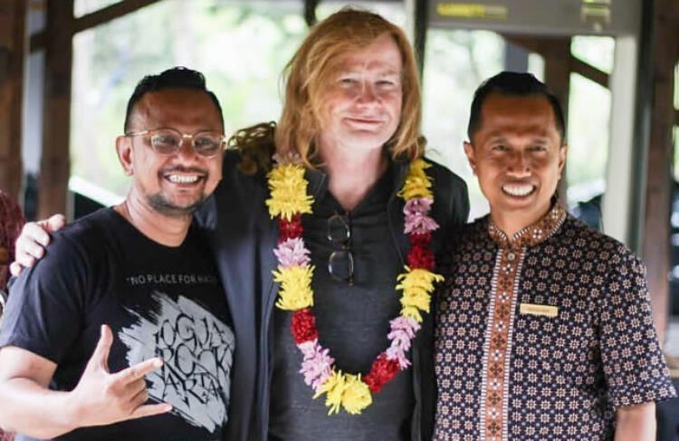 Ini Foto-foto Megadeth Ketika Mendarat di Yogyakarta
