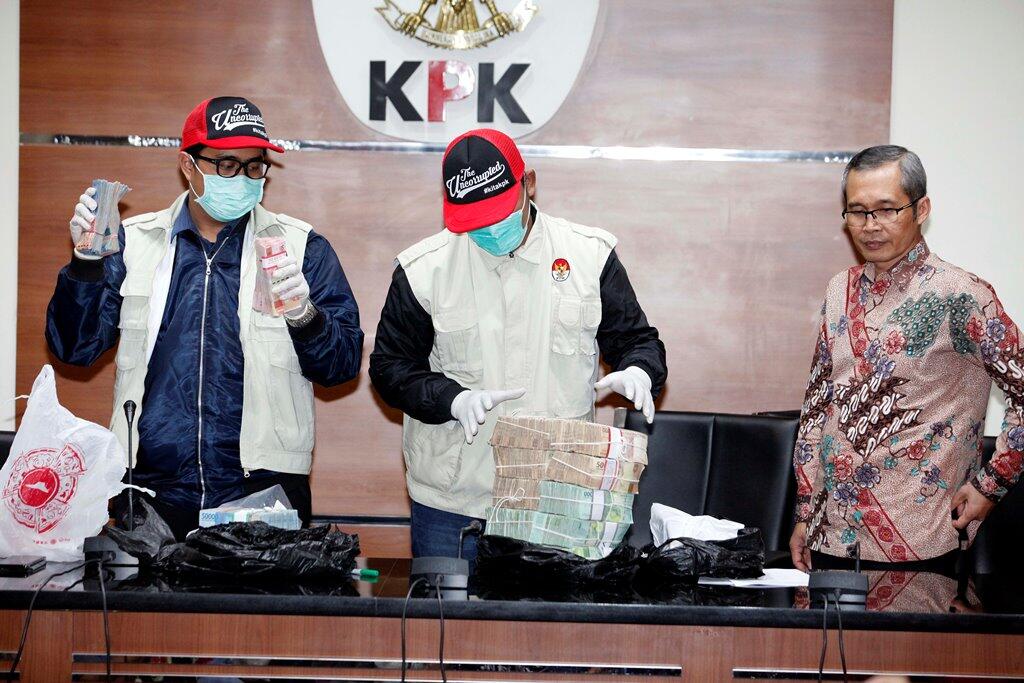Kronologi Penangkapan Bupati Cirebon