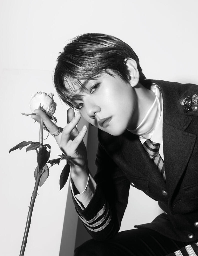 Kai vs Baekhyun, Mana yang Paling Ganteng di Teaser Foto Ini Menurut Sista?