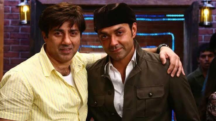 Akur dan Rukun, Begini Kedekatan 10 Artis Bollywood dengan Saudaranya