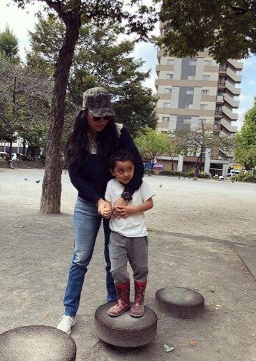 Bareng Anak, Ini 10 Potret Bahagia Marcella Zalianty di Jepang