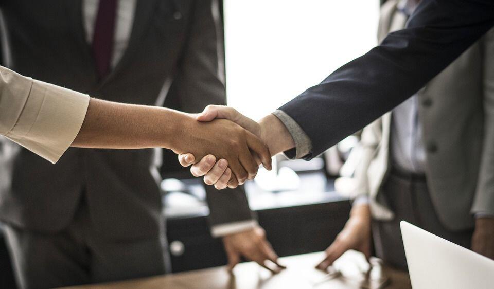 7 Nasihat Paling Berharga yang Harus Kamu Dengarkan di Usia 21 Tahun