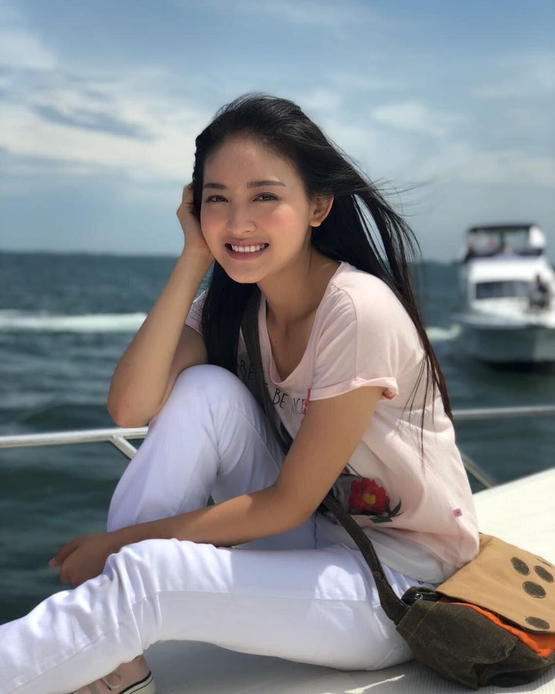 Ratu Sinetron, Ini 10 Gaya Sederhana Natasha Wilona Tanpa Make Up