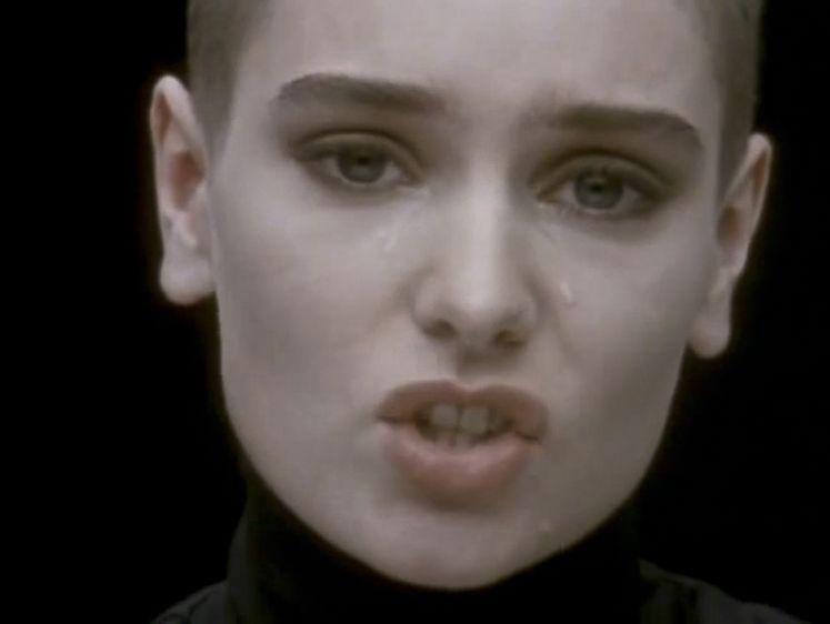 Perjalanan Sinead O'Connor dan Sensasinya Hingga Masuk Islam
