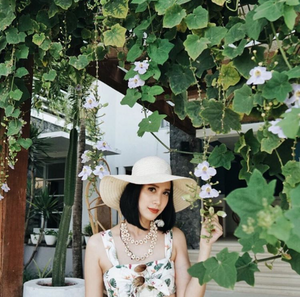 Manis dan Kece, Intip 9 Potret Fanny Fabriana saat Babymoon di Bali