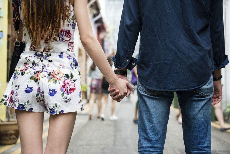 10 Tindakan Sederhana Pria yang Bisa Membuat Wanita Bahagia