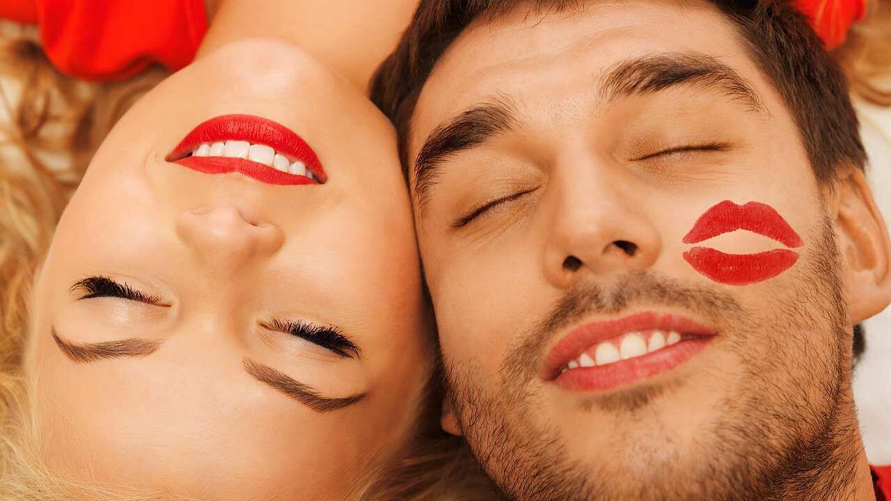 8 Fakta Sains Soal Ketertarikanmu Terhadap Seseorang, Kamu Banget Kah?